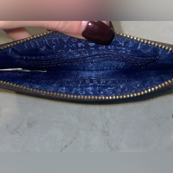 Kate Spade ♠️ Navy wristlet EUC - Picture 4 of 5